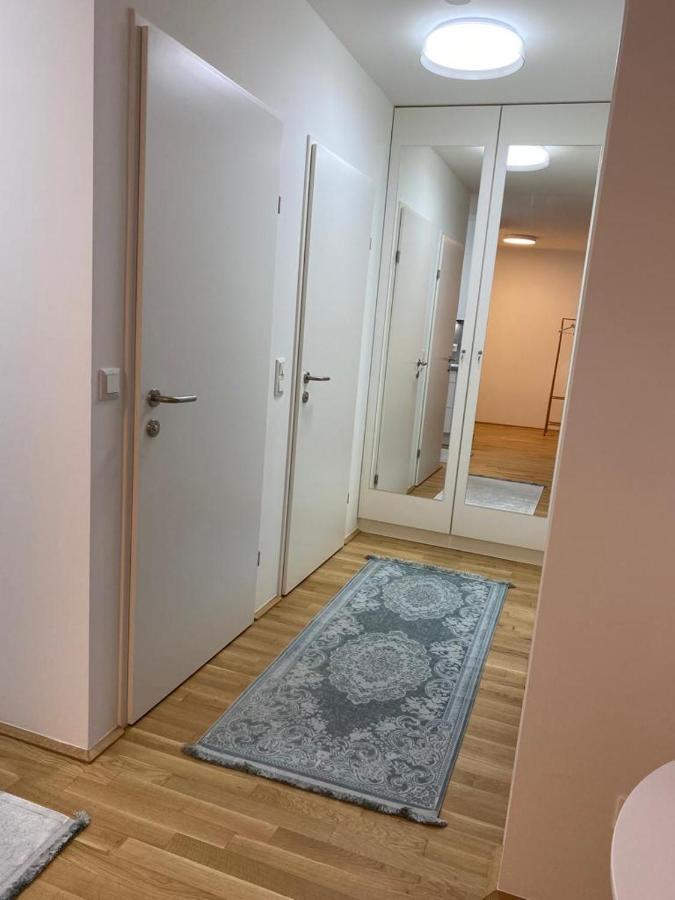 FeelHome Vienna, Subway U1 Kagran/Donauzentrum Apartment