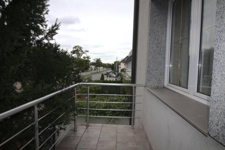 Arbeiterquartiere In Donaustadt Mit Gemeinschaftskuche Und -bad - Hacklerzimmer *