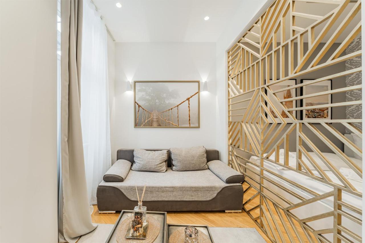 Zeus Design Schoenbrunn Apartment