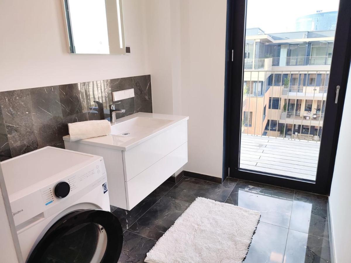Panorama - Free Parking, Sauna & Fitness Apartment Vienna