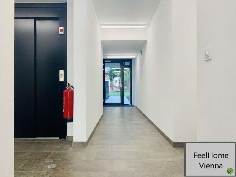 Apartment FeelHome Vienna, Subway U1 Kagran/Donauzentrum