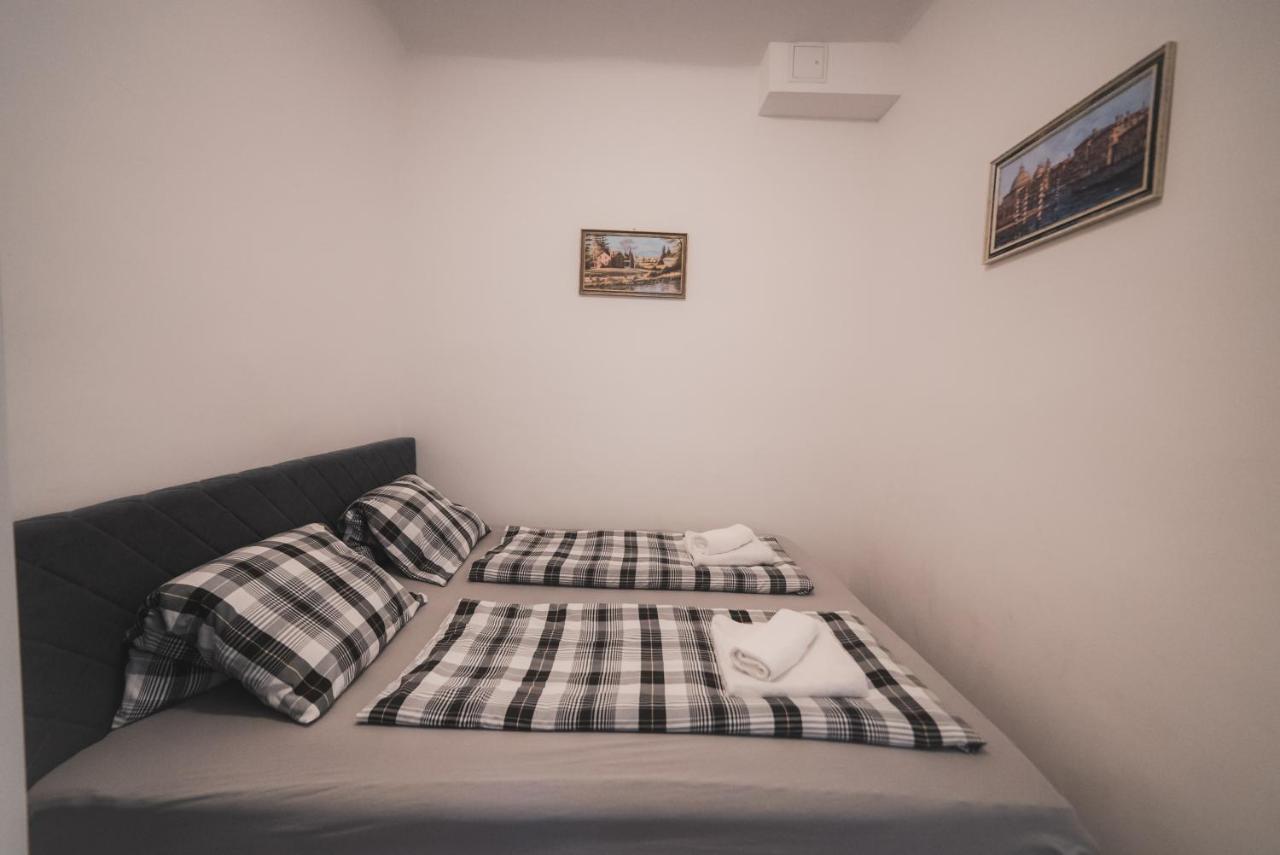 Renovated Close To First District Apartment *