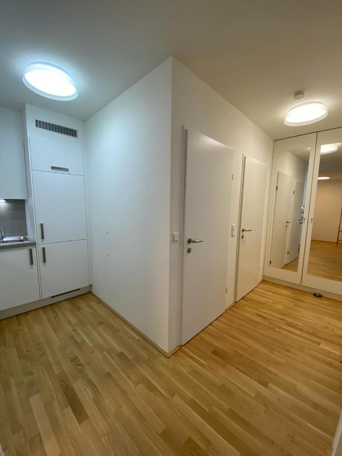 Apartment FeelHome Vienna, Subway U1 Kagran/Donauzentrum