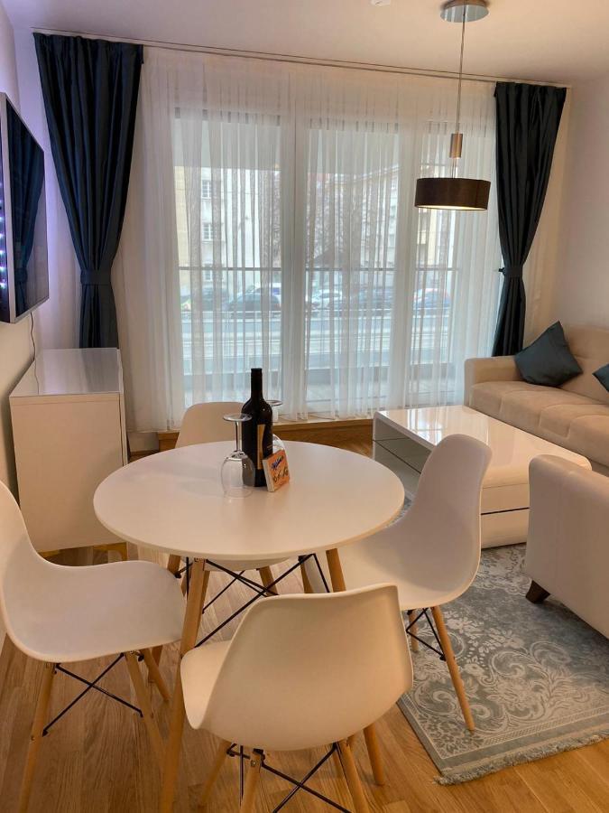 FeelHome Vienna, Subway U1 Kagran/Donauzentrum Apartment *