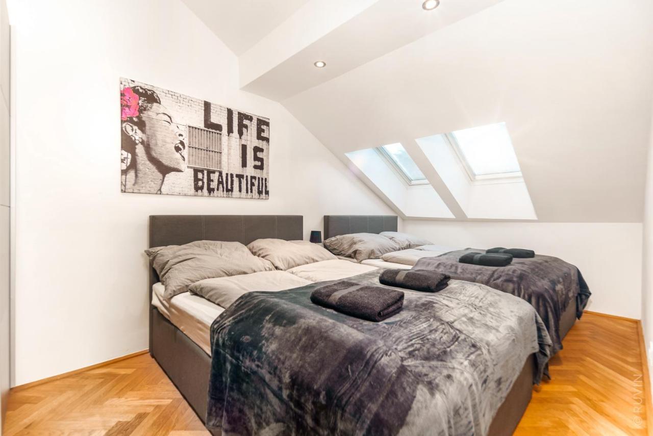 Apartment 3 Bedroom Penthouse Ideal For Large Groups, 112