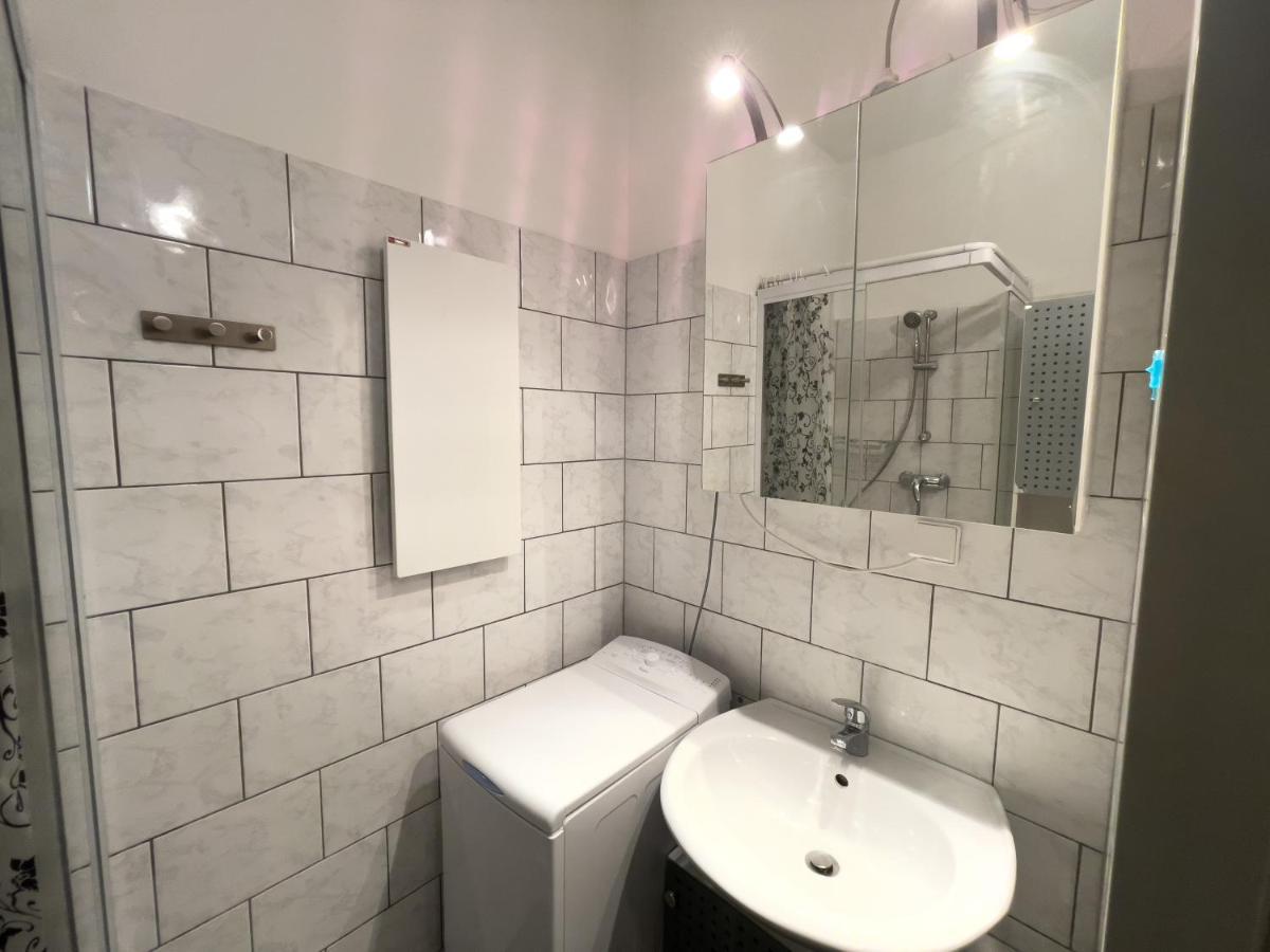 1 Bedroom Near Central Station Apartment