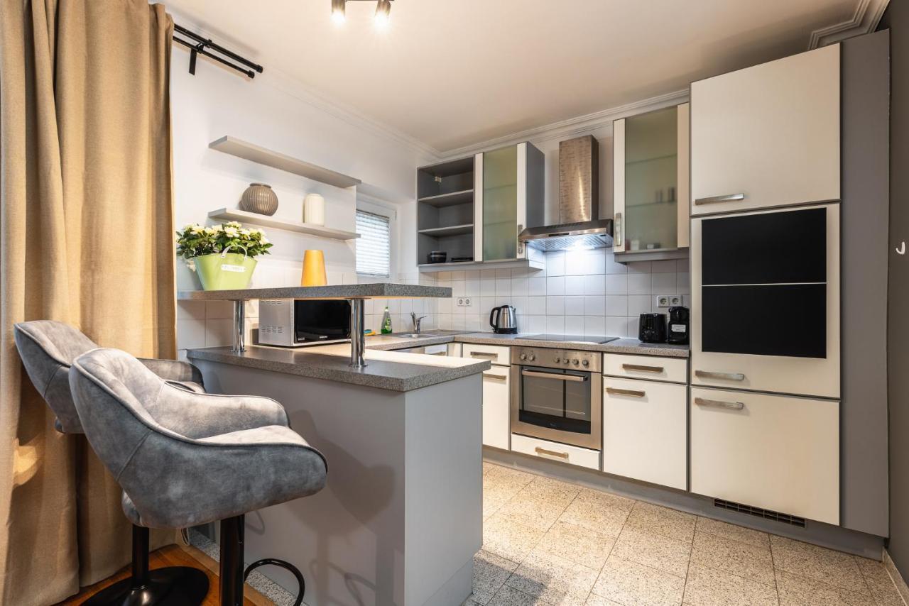 Live Centrally In A Spacious And Modern In *