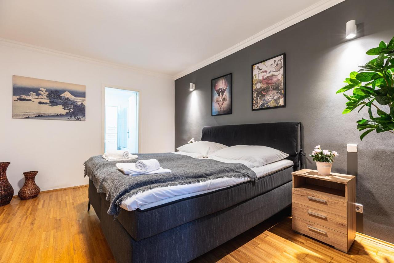 Apartment Live Centrally In A Spacious And Modern In *