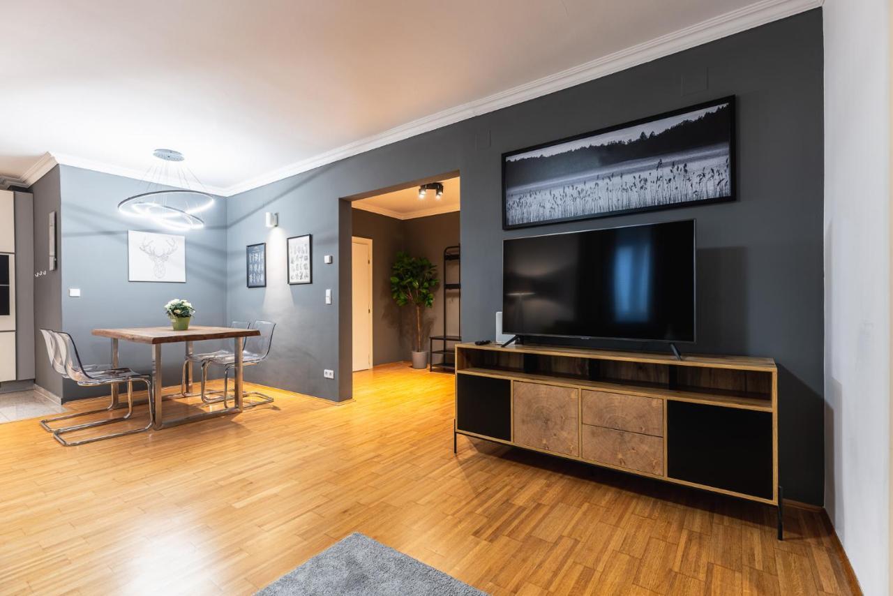 Apartment Live Centrally In A Spacious And Modern In *