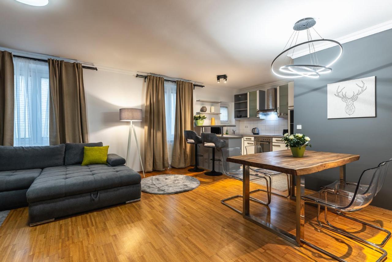 Live Centrally In A Spacious And Modern In * Vienna
