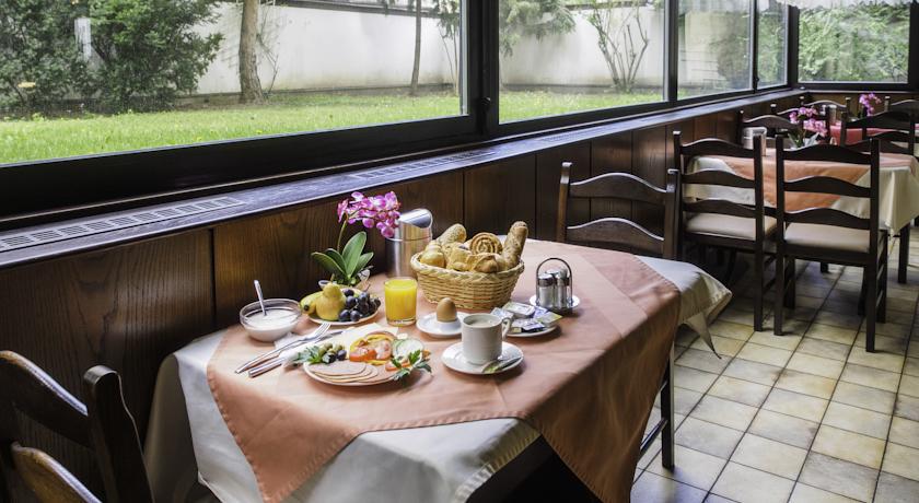 Lenas Hotel Vienna