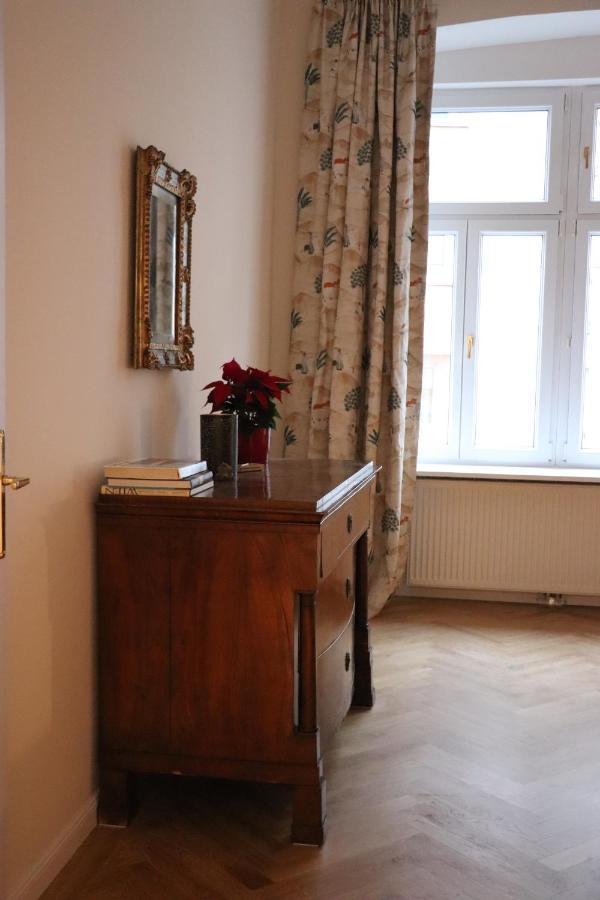 Apartment Mit Balkon Beim Schloss Belvedere Vienna