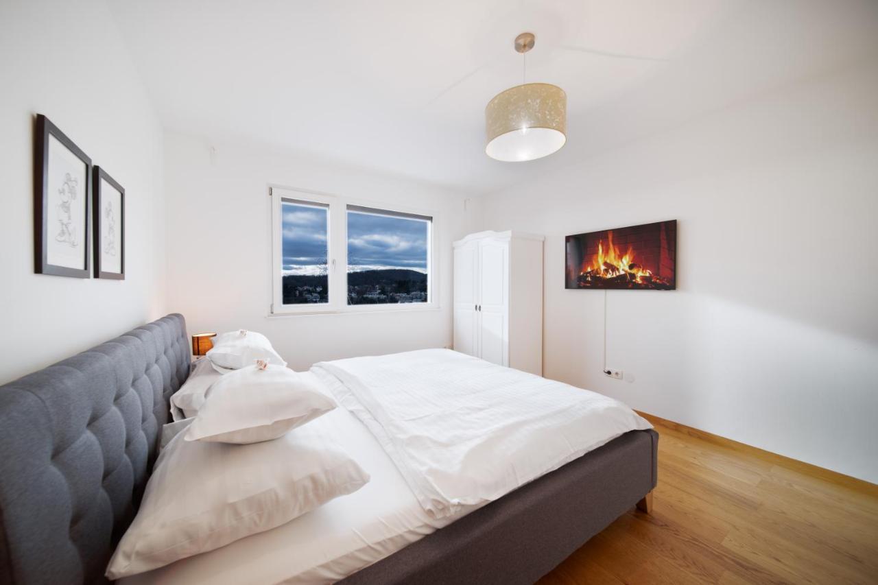 Smile Villa Mit Parkplatz, Garten Und Terrasse Im Beliebten Doebling In Wien Villa