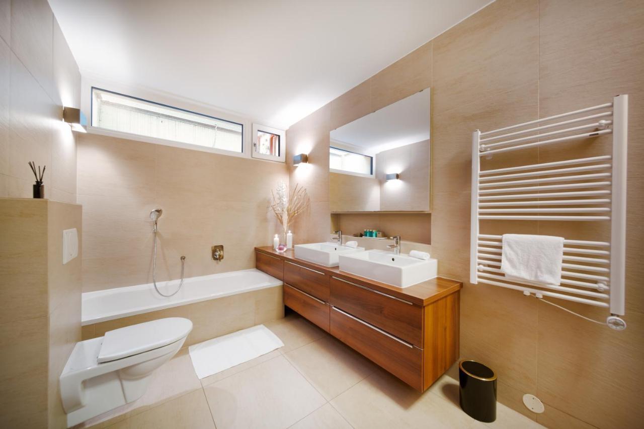 Smile Villa Mit Parkplatz, Garten Und Terrasse Im Beliebten Doebling In Wien Vienna