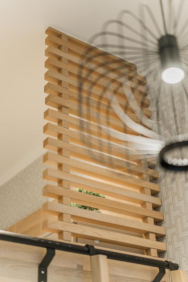 Zeus Design Mini Holliday Embel #23 Apartment *