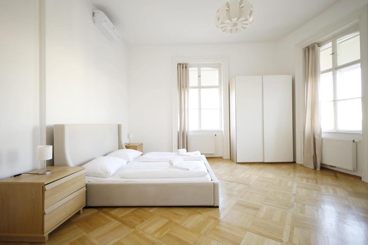 Apartment Heymi Opernring Vienna