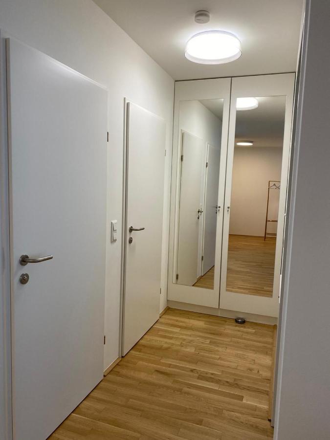 FeelHome Vienna, Subway U1 Kagran/Donauzentrum *