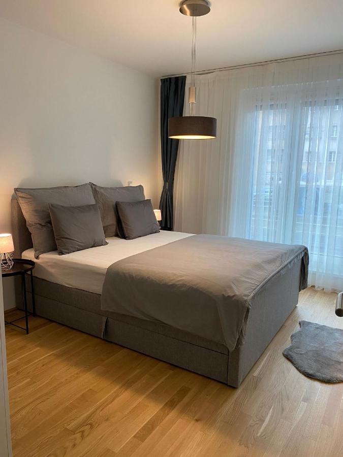 Apartment FeelHome Vienna, Subway U1 Kagran/Donauzentrum Wien