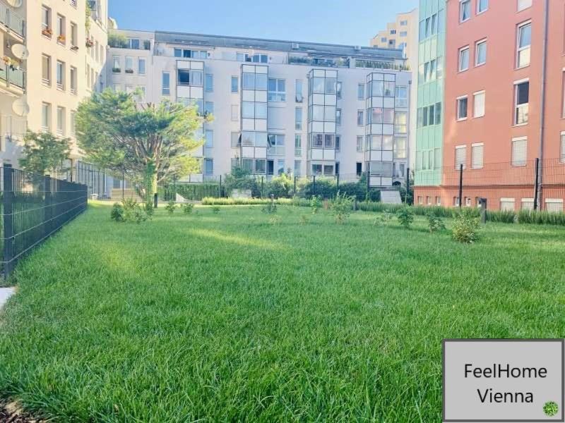 Apartment FeelHome Vienna, Subway U1 Kagran/Donauzentrum Wien