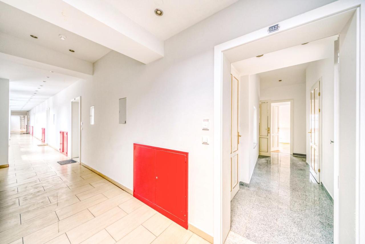 Apartment 3 Bedroom Penthouse Ideal For Large Groups, 112 *
