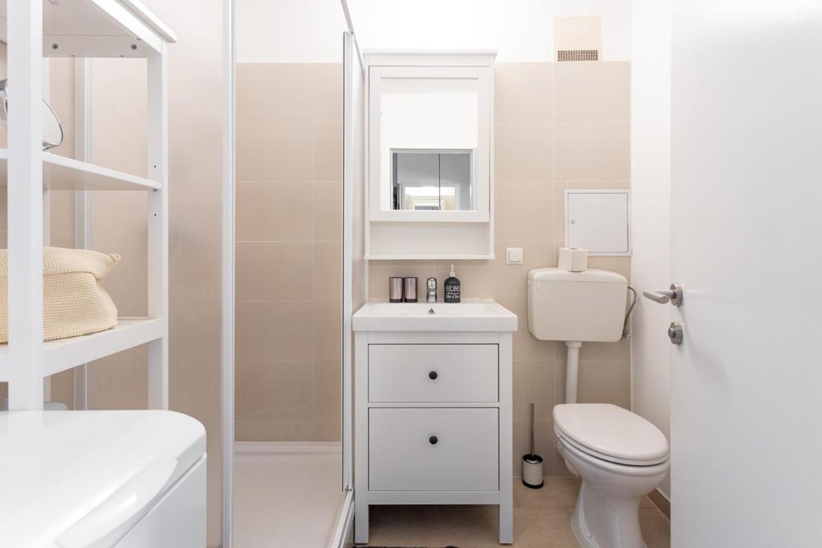 Apartment New Shalalaliving - Lovenest Or Workspace Near Schoenbrunn Bg