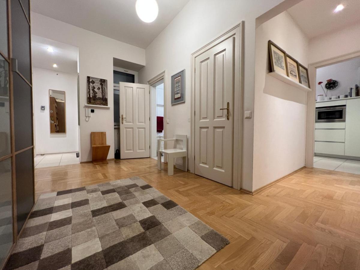 Apartamento Design Apartment: Stylish Near Schönbrunn With Parking & Netflix Viena