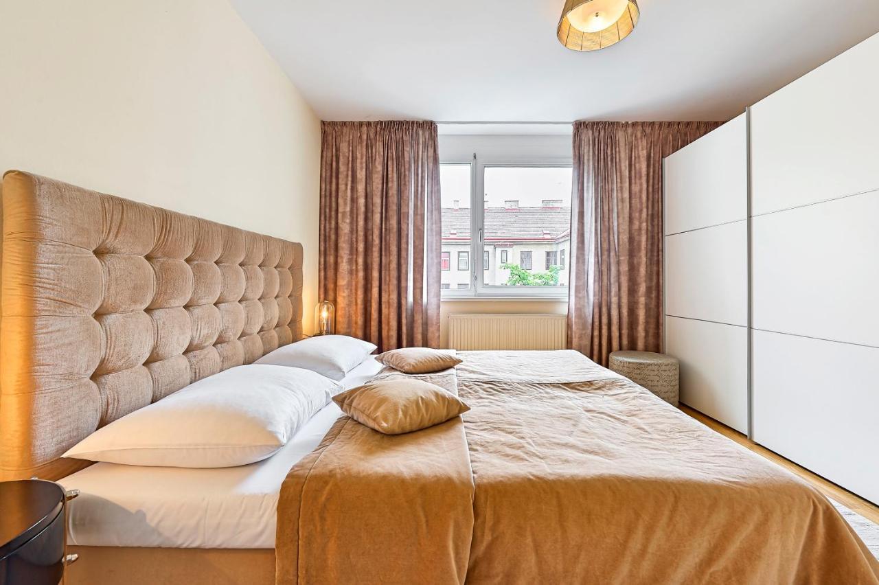 Peaceful Belvedere In Safe, Quiet&central Location Wien