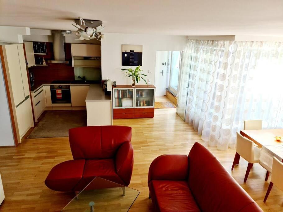 Luxury 4 Bedroom Roof With 3 Balconies & View * Wien