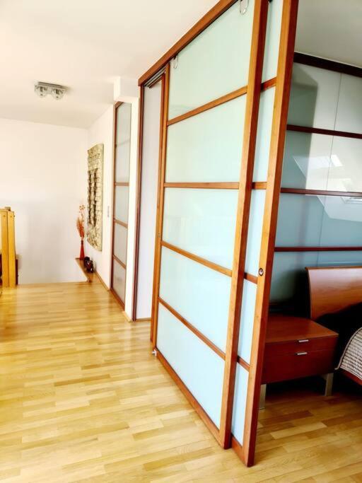 Luxury 4 Bedroom Roof With 3 Balconies & View
