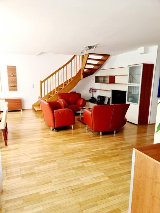Apartment Luxury 4 Bedroom Roof With 3 Balconies & View *