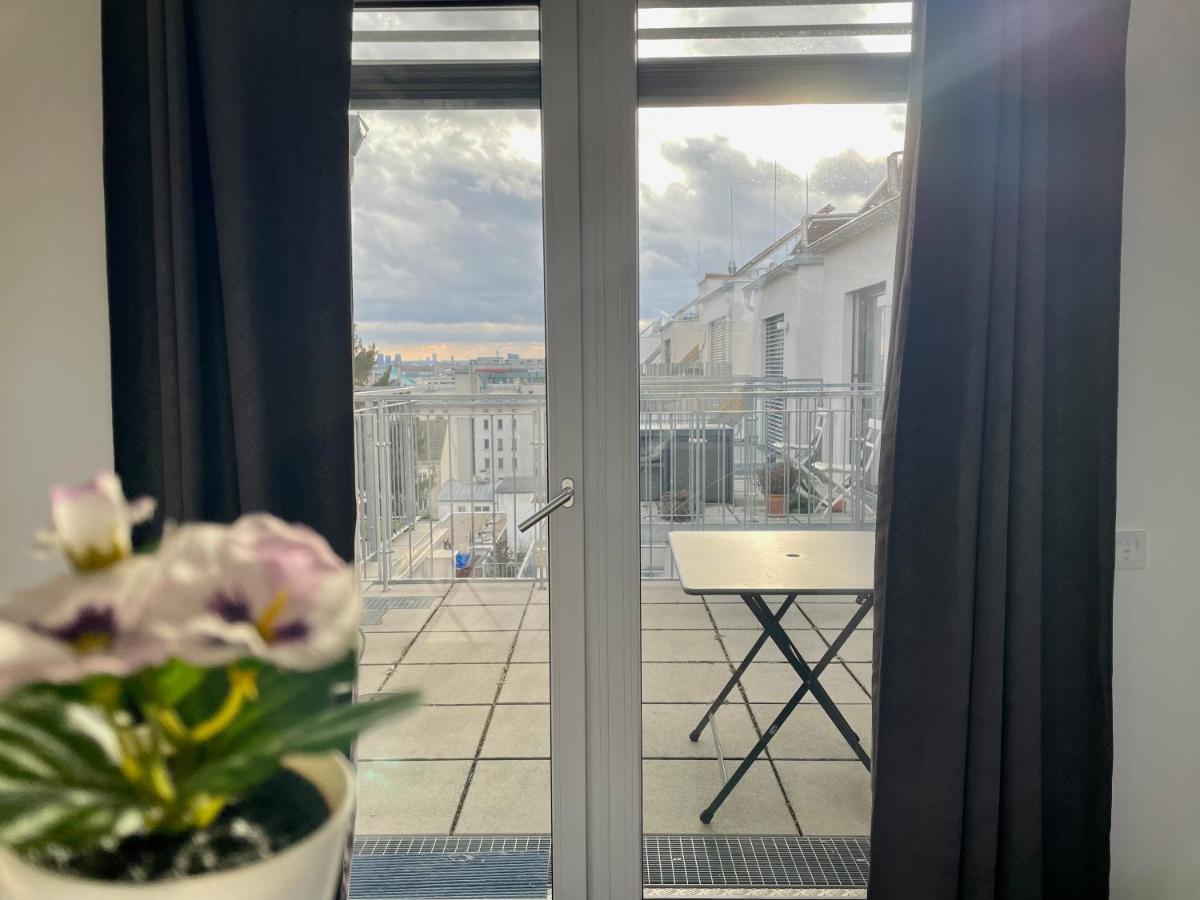 Homestay Eca Rooftop Live - Private & Serviced *
