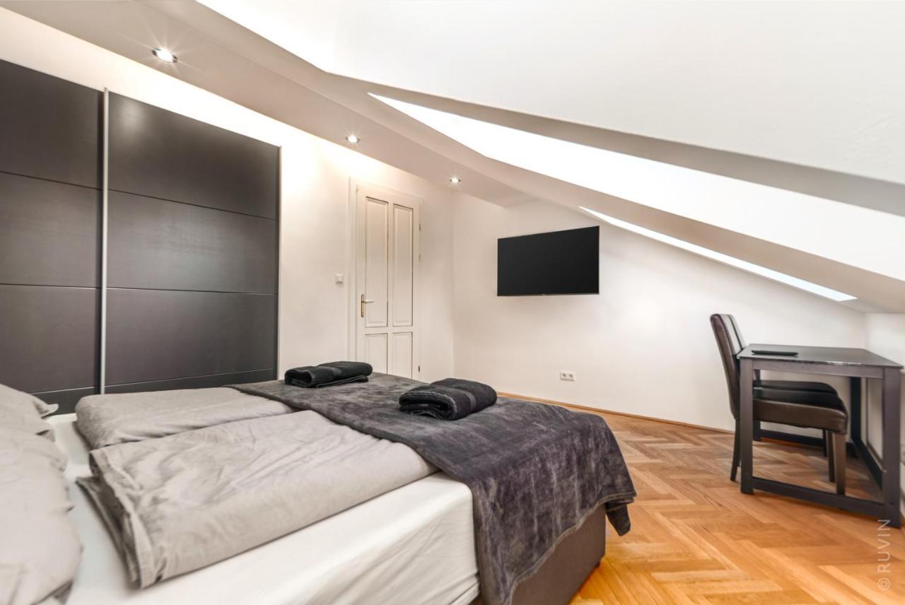 King Bed And Netflix Central Near Metro, 110 *