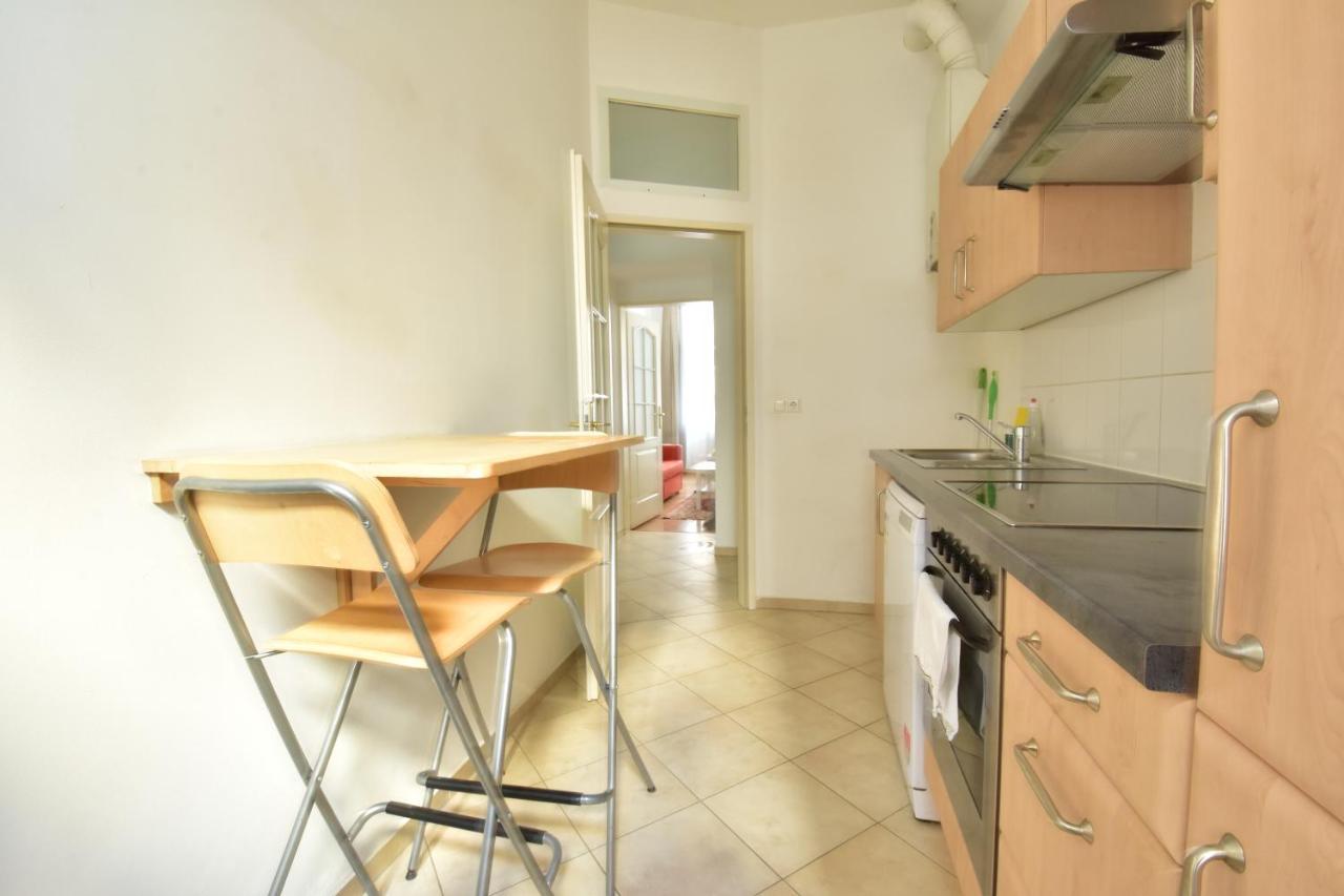 Apartment Universum 3 *