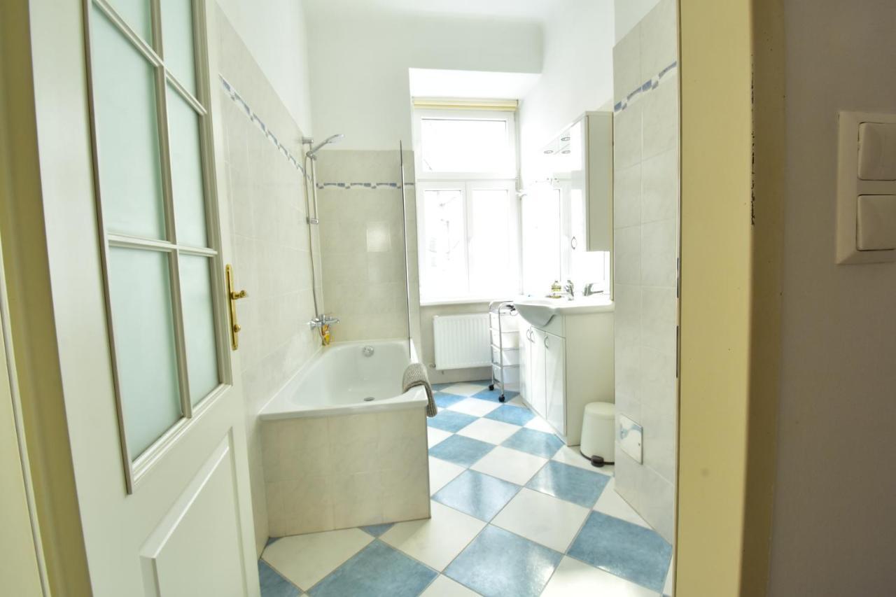 Apartment Universum 3