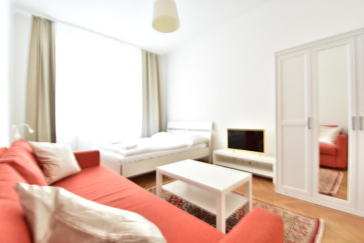 Apartment Universum 3 *