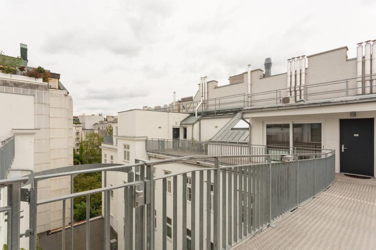Luxury Sky Residence, Above The Roofs Of *