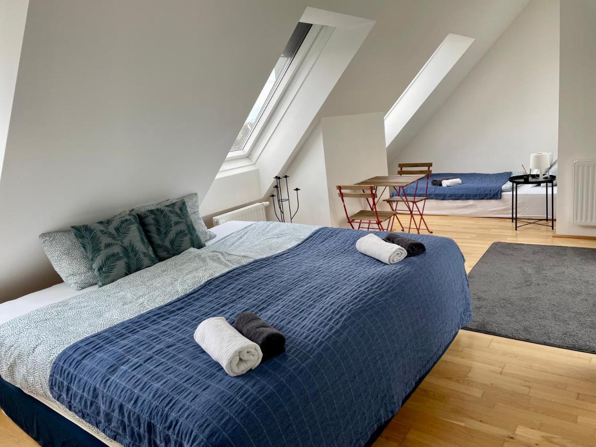 Eca Rooftop Live - Private & Serviced Homestay