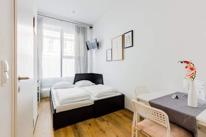 Budget West With Shared Kitchen Vienna