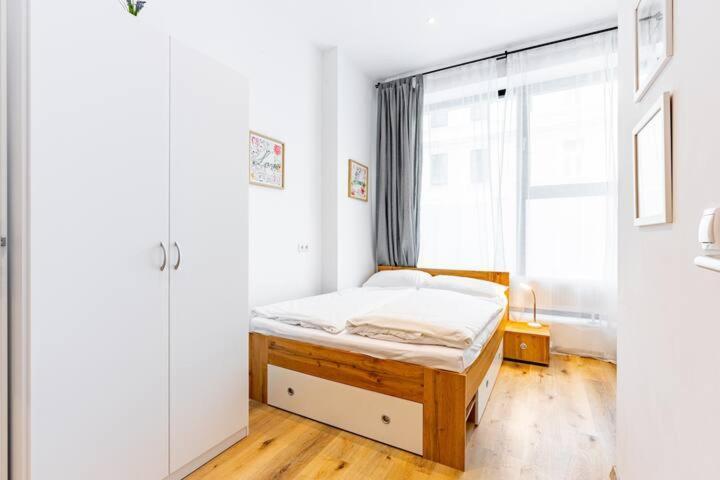Budget West With Shared Kitchen * Vienna