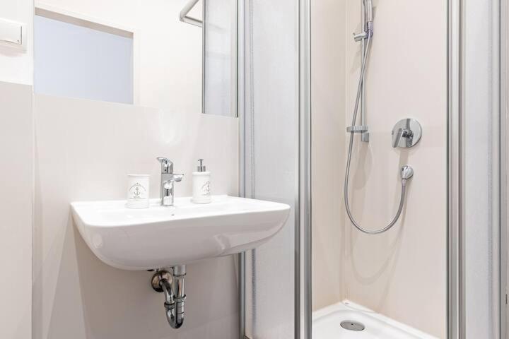 Budget West With Shared Kitchen Apartment Vienna