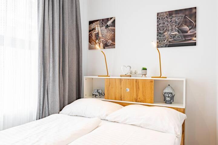 Apartment Budget West With Shared Kitchen *