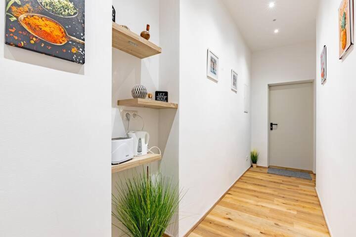 Apartment Budget West With Shared Kitchen Vienna