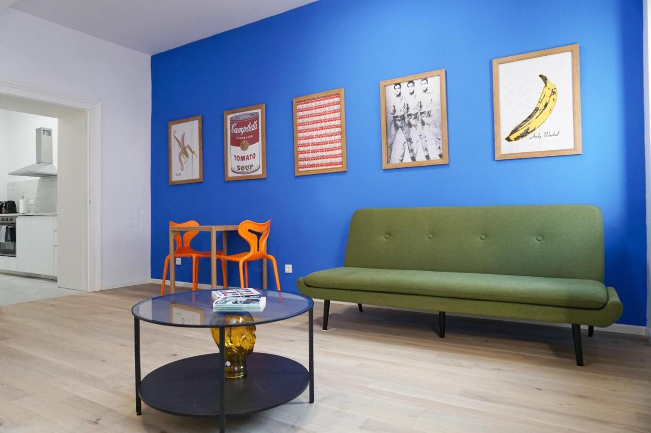 Vibrant Design - Full Kitchen - Wi-fi - 18 Mins To Centre Apartment *