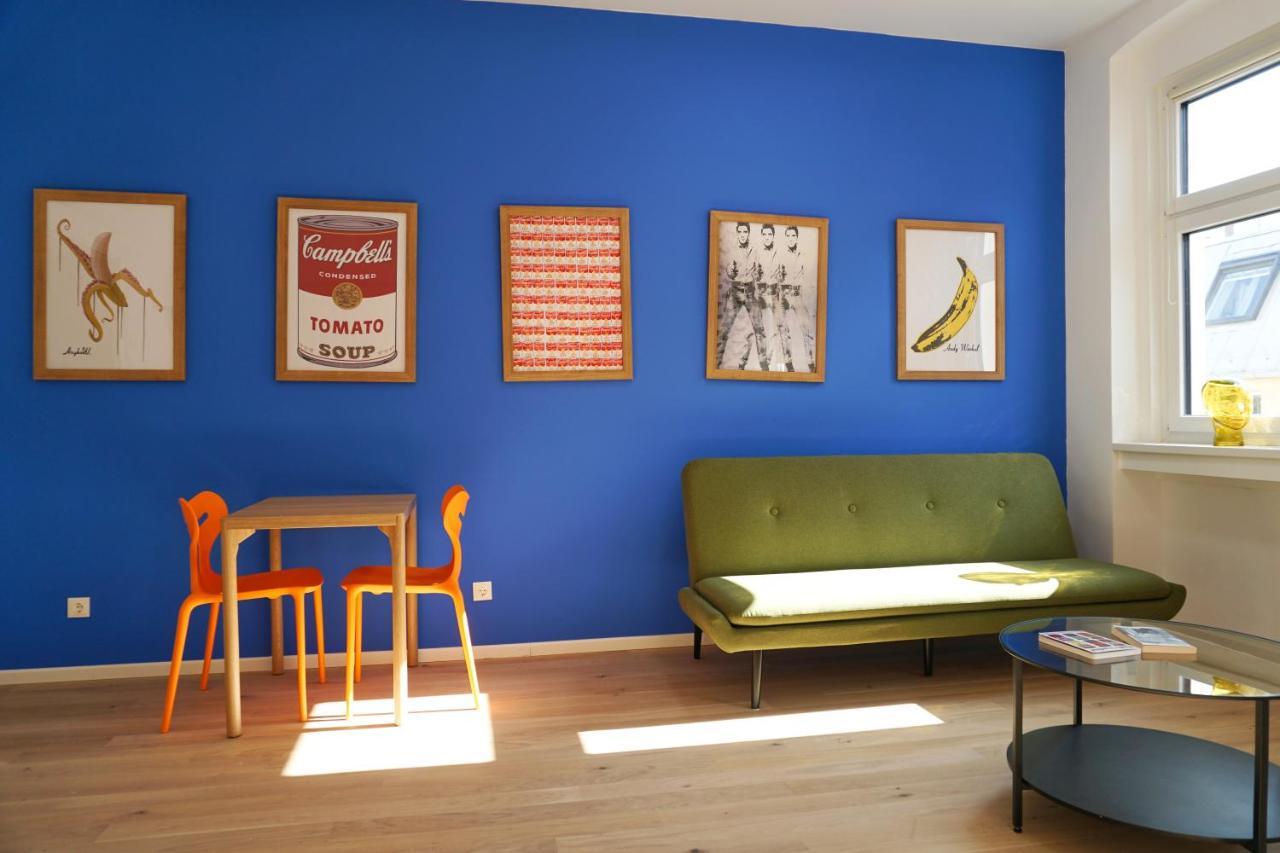 Vibrant Design - Full Kitchen - Wi-fi - 18 Mins To Centre Apartment *