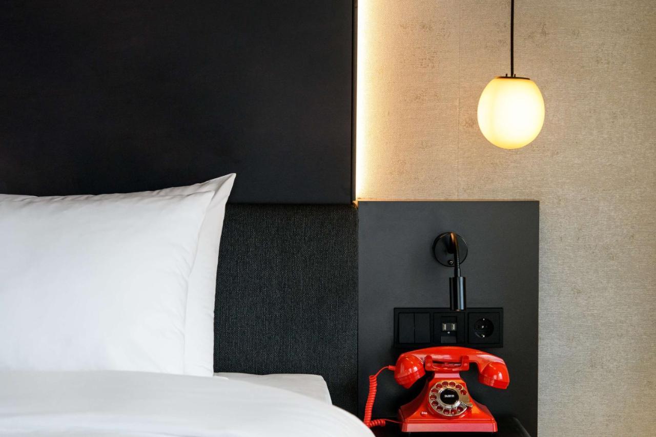 Hotel Radisson Red Hotel, 4*
