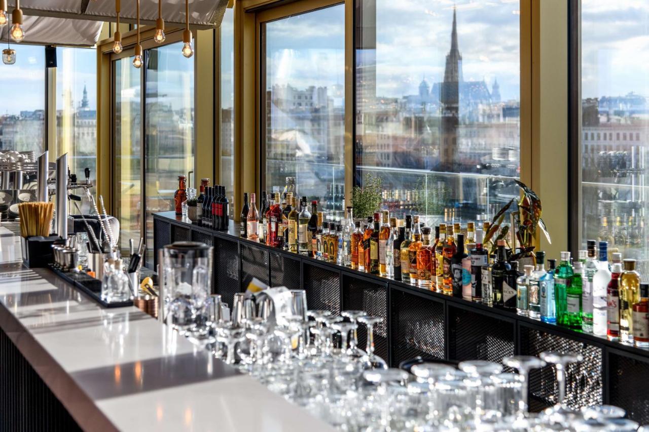 Radisson Red Hotel, Hotel 4*
