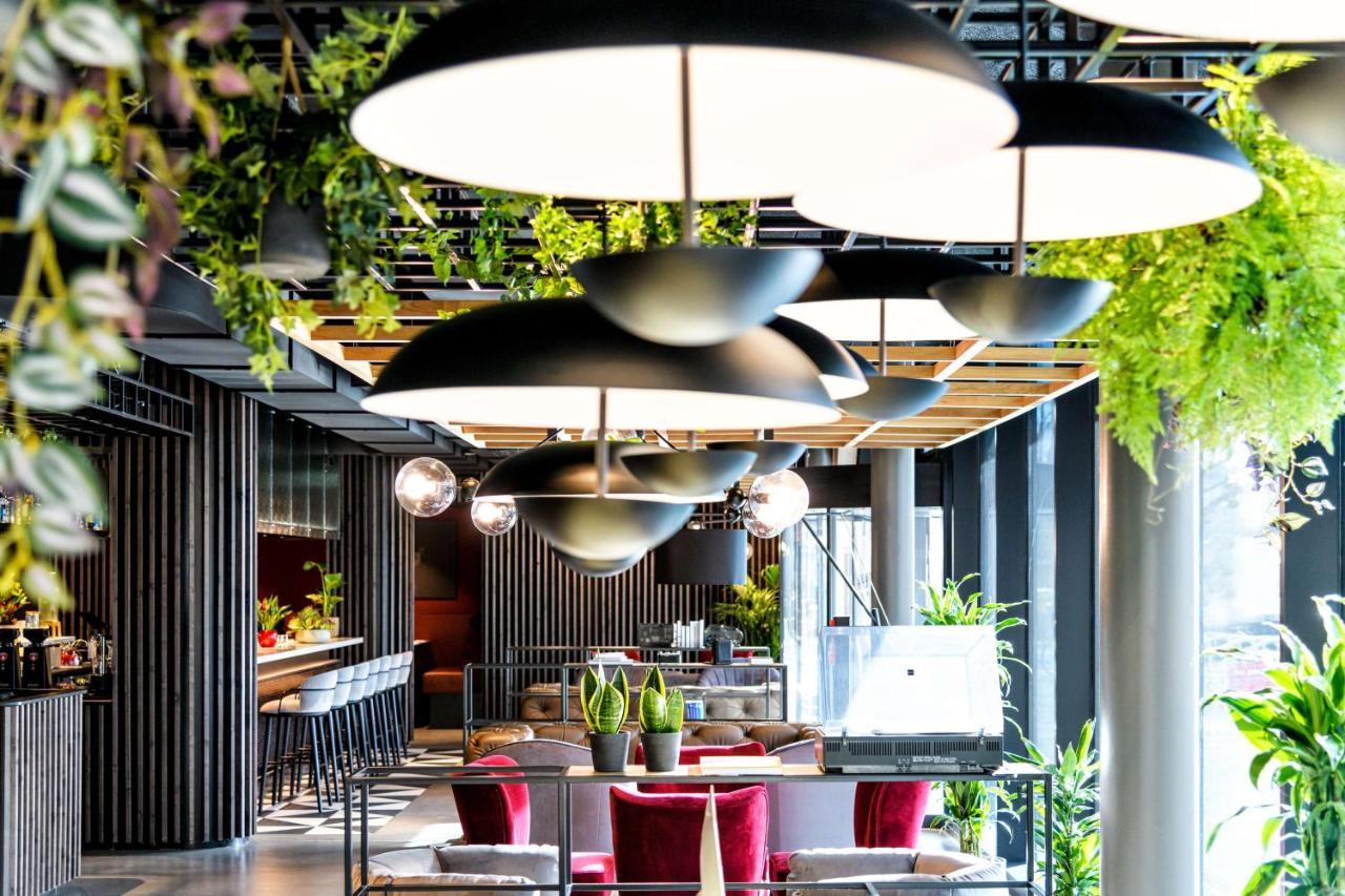 Radisson Red Hotel, 4* Vienna