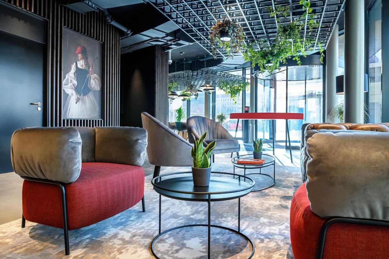 Radisson Red Hotel, 4*