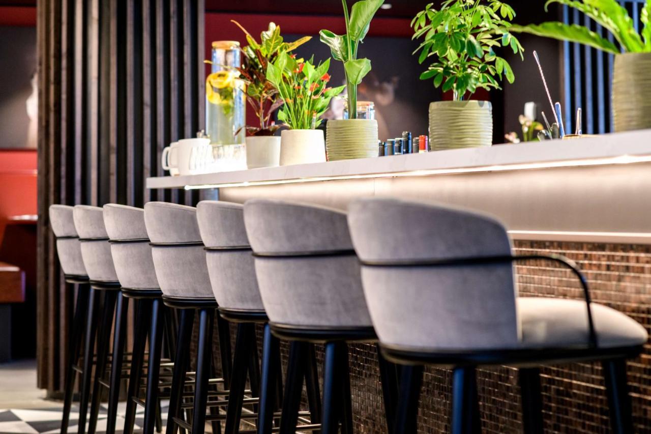 Radisson Red Hotel, Hotel 4*