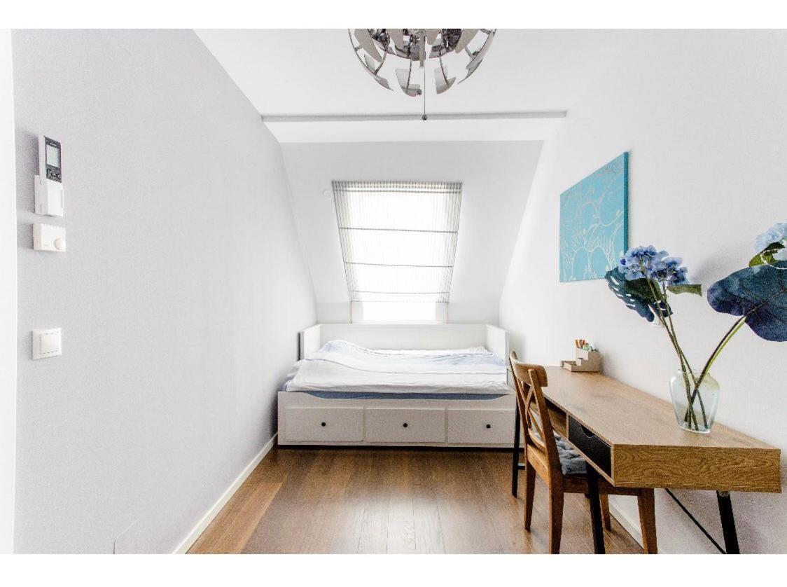 Apartment Stylish Rooms, Sunny Terrace In Center *